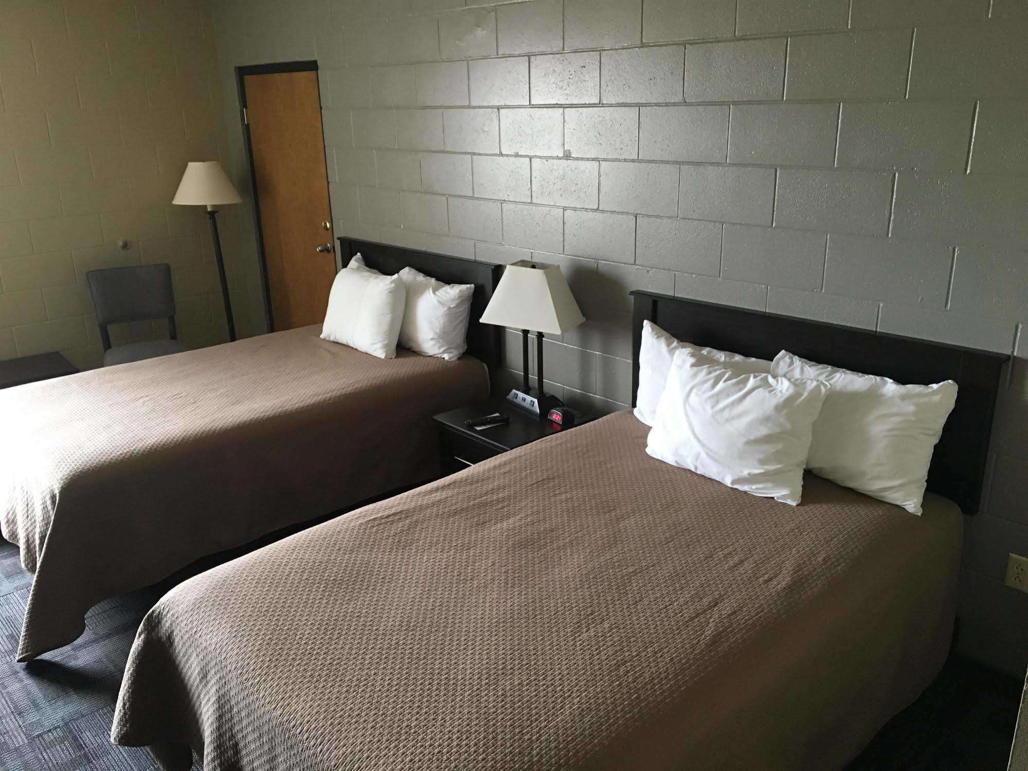 Sunlac Inn Lakota Kültér fotó