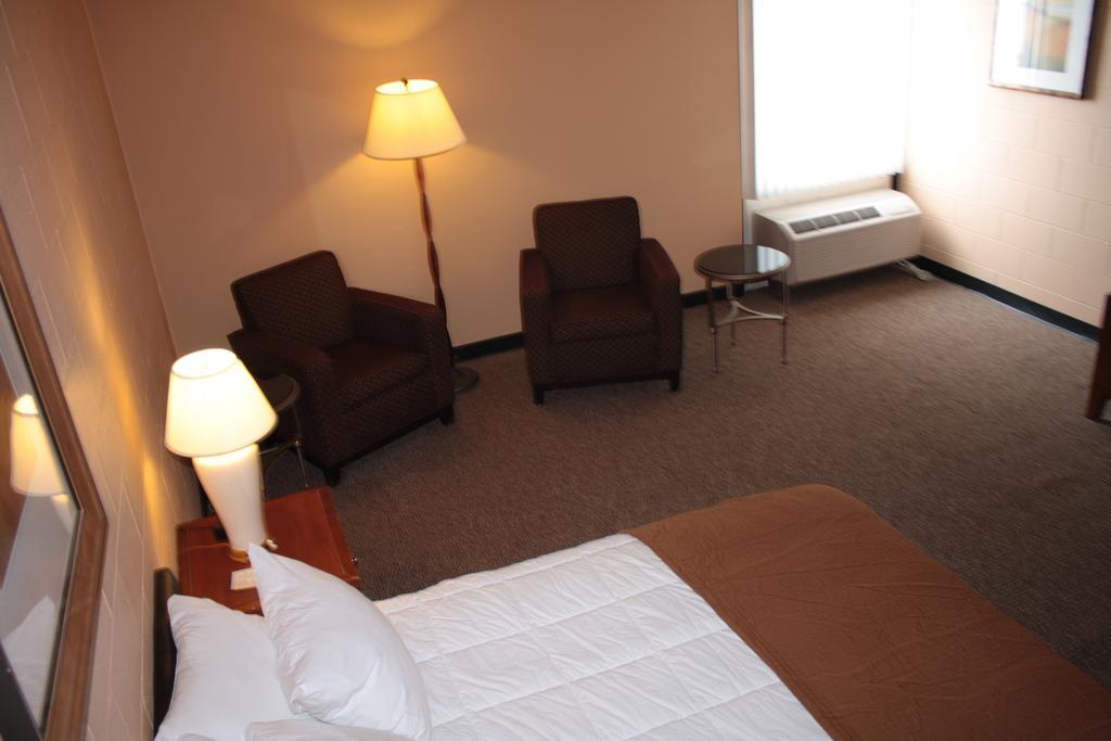 Sunlac Inn Lakota Kültér fotó