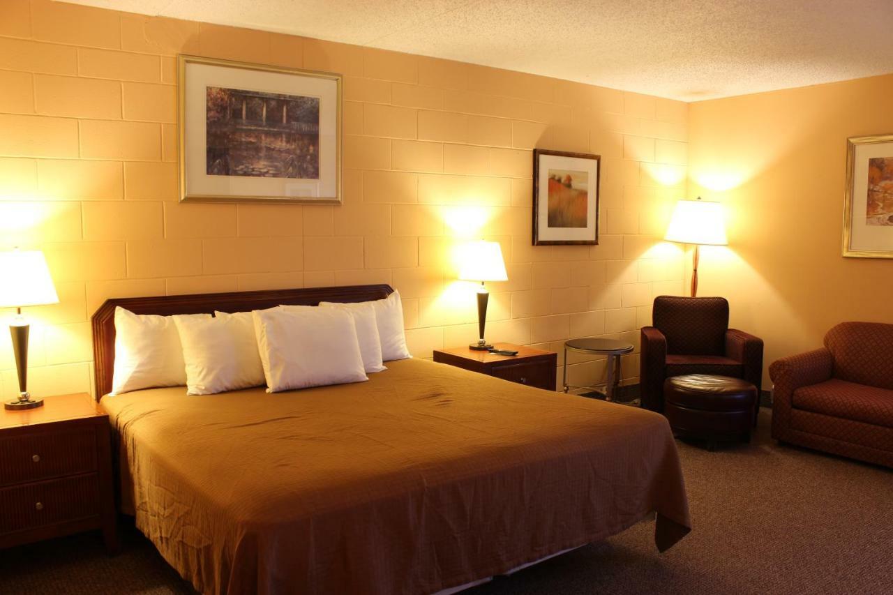 Sunlac Inn Lakota Kültér fotó