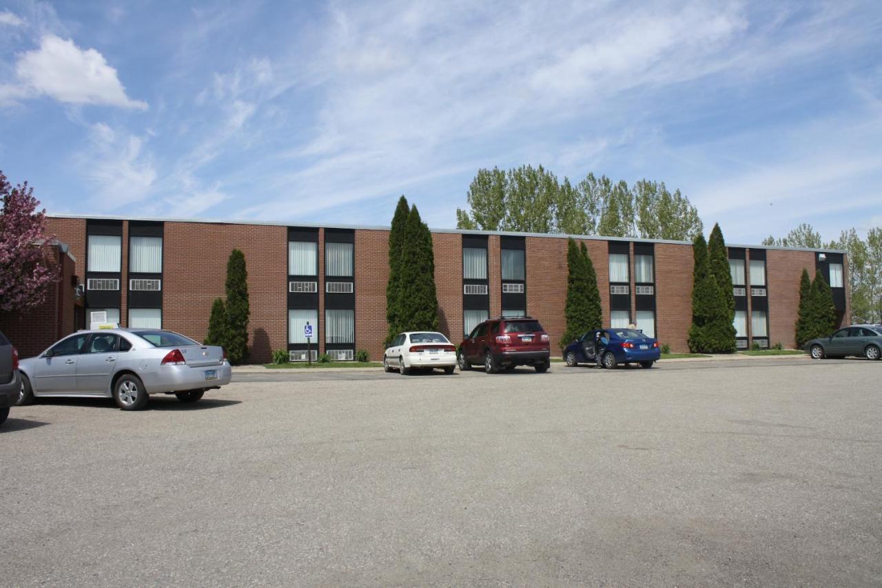 Sunlac Inn Lakota Kültér fotó